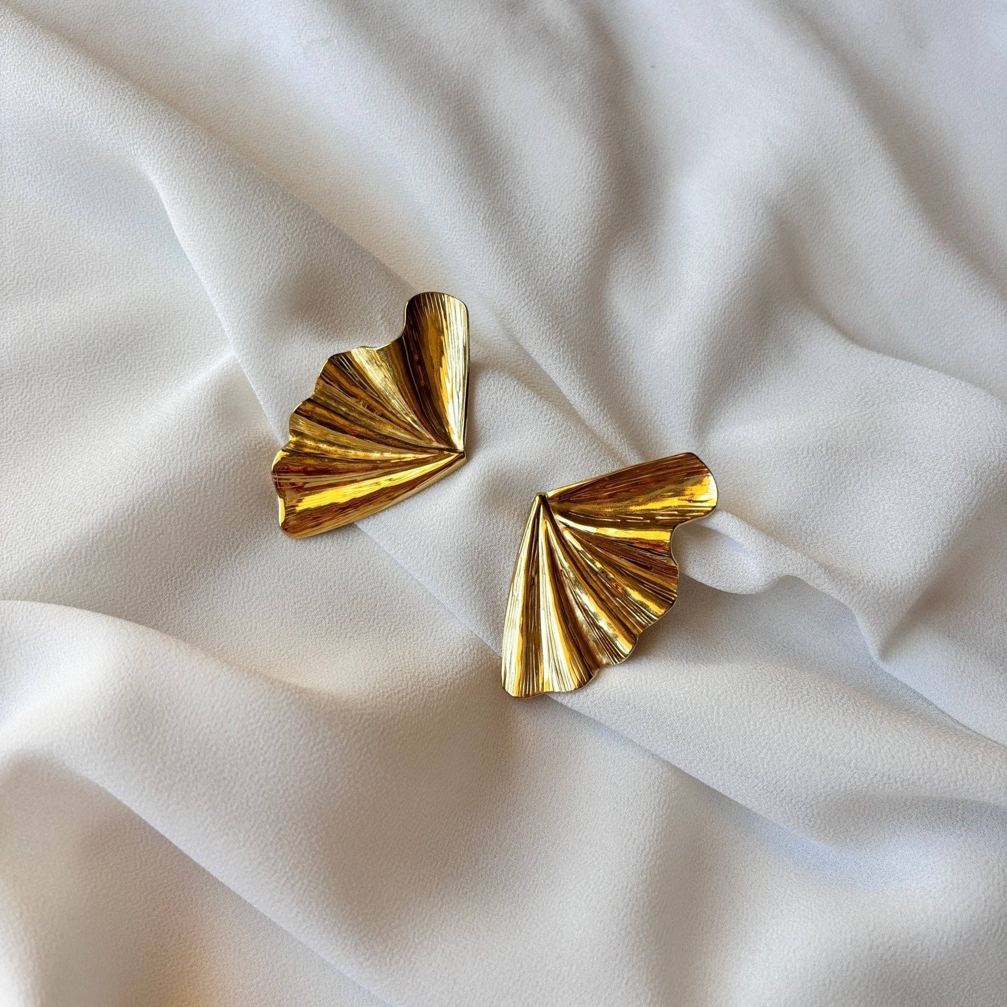 SOLEA - Große Blatt-Ohrringe Gold
