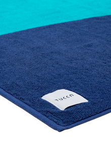 Premium Strandtuch aus 100 % Bio-Baumwolle mit Verbindungsfunktion – Tucca Swell