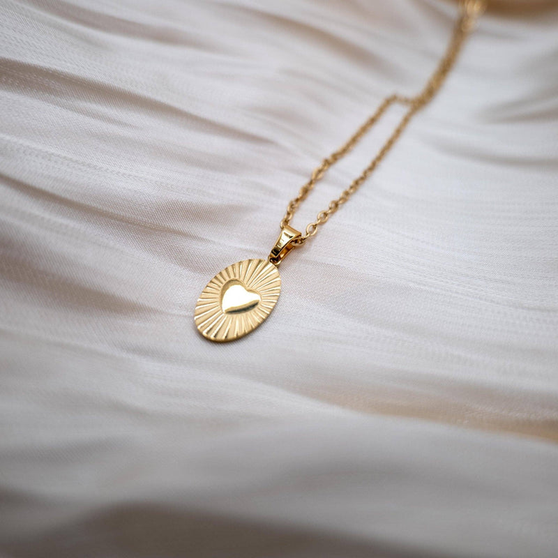 OVAL HEART - Halskette mit herzförmigem Anhänger aus Gold