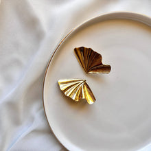 SOLEA - Große Blatt-Ohrringe Gold