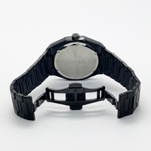 Schwarze Uhr aus Edelstahl mit 40-mm-Gehäuse