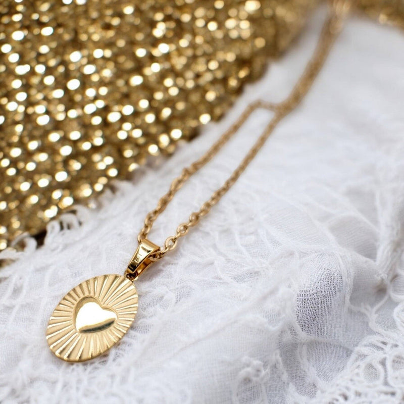 OVAL HEART - Halskette mit herzförmigem Anhänger aus Gold