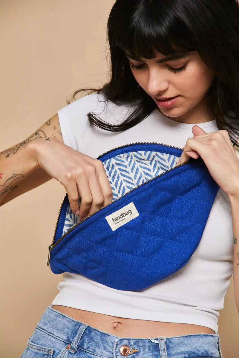 Olivia gesteppte Gürteltasche in Electric Blue