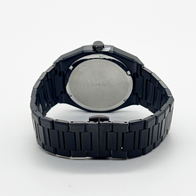 Schwarze Uhr aus Edelstahl mit 40-mm-Gehäuse