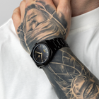 Schwarze Uhr aus Edelstahl mit 40-mm-Gehäuse